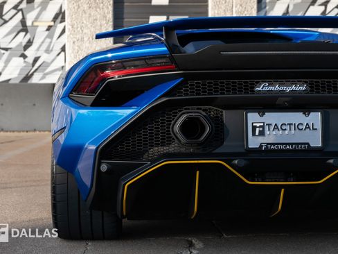 Used 2023 Lamborghini Huracan Tecnica image 15