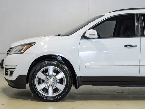 Used 2017 Chevrolet Traverse Premier FWD image 17