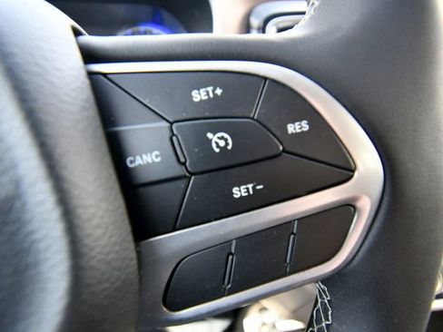 Used 2024 Chrysler Voyager LX FWD image 22