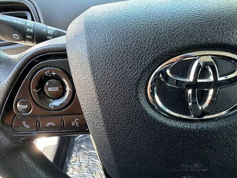 Used 2019 Toyota Prius LE AWD/4WD image 19