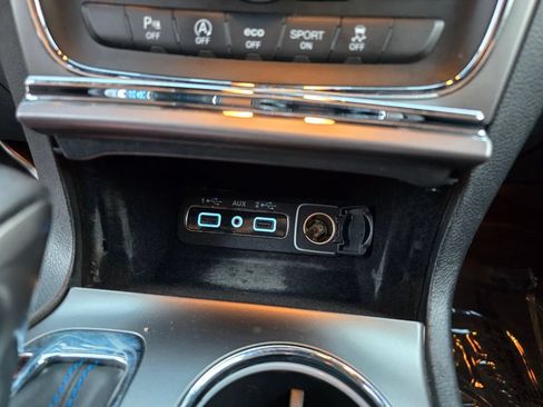 Certified 2018 Jeep Grand Cherokee Laredo AWD/4WD image 28