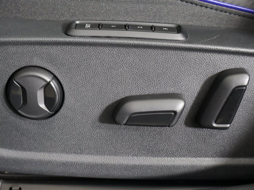 Used 2024 Volkswagen Golf R AWD/4WD image 37