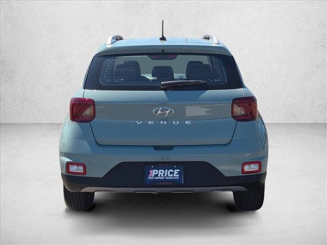 Used 2025 Hyundai Venue Limited FWD image 7