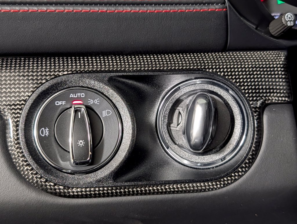 Certified 2025 Porsche 718 Cayman S RWD image 31
