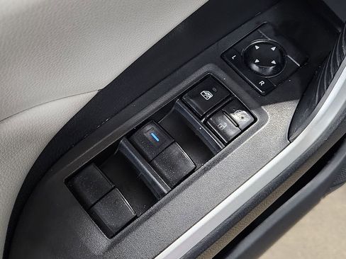 Used 2021 Toyota RAV4 XLE image 44