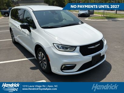Used 2024 Chrysler Pacifica Limited