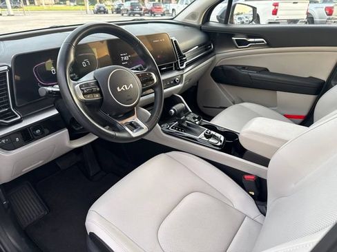 Used 2025 Kia Sportage EX FWD image 7