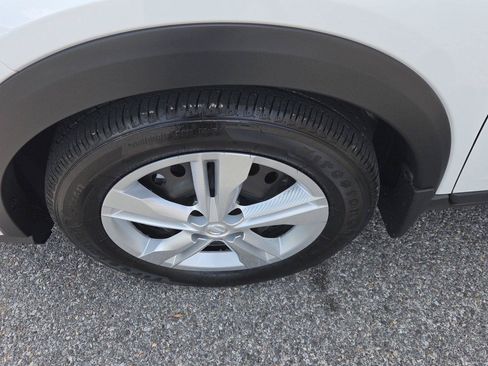 Used 2025 Nissan Kicks Play S FWD image 9