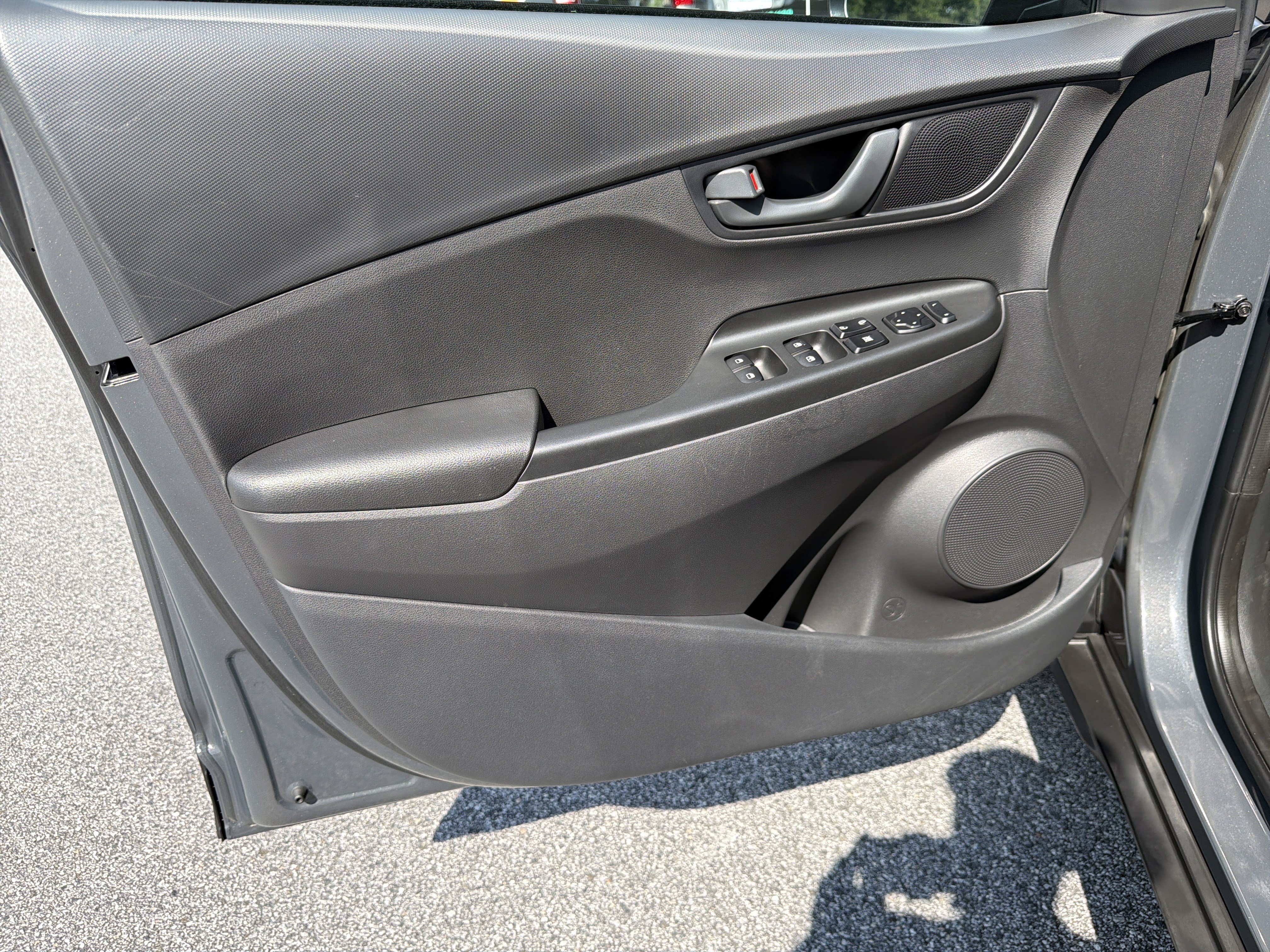 Used 2023 Hyundai Kona SEL w/ Cargo Package AWD/4WD image 12