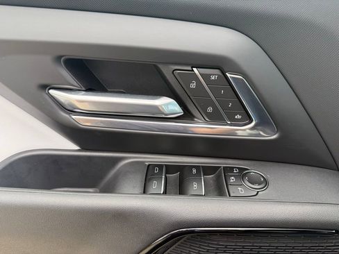 Used 2025 Chevrolet Silverado EV RST image 30