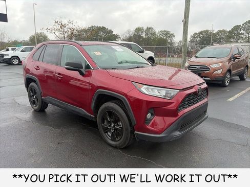 Used 2020 Toyota RAV4 XLE w/ Convenience Package image 1