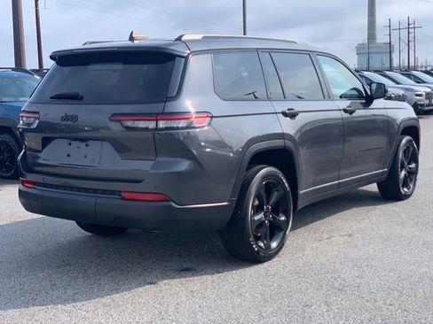 Used 2023 Jeep Grand Cherokee L Laredo AWD/4WD image 7