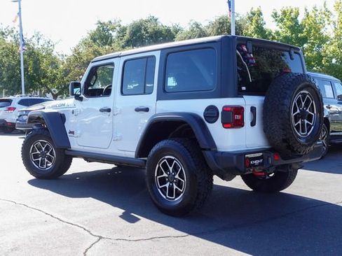 Used 2024 Jeep Wrangler Unlimited Rubicon image 9