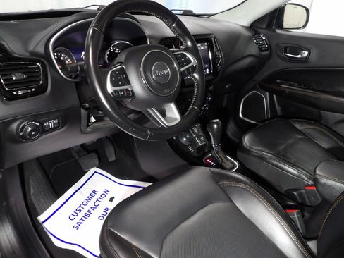 Used 2019 Jeep Compass Limited AWD/4WD image 10