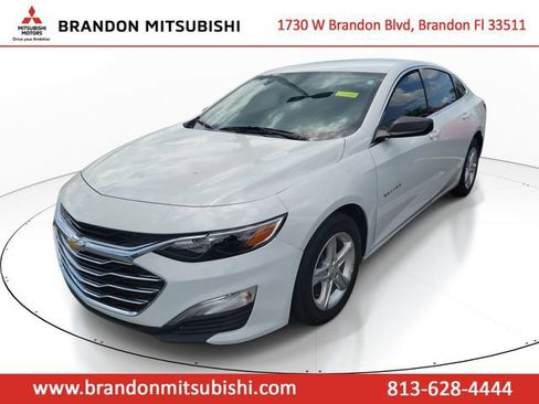 Used 2022 Chevrolet Malibu LS FWD image 2