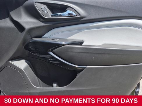 Used 2025 Chevrolet Trax LT w/ LT Convenience Package FWD image 30