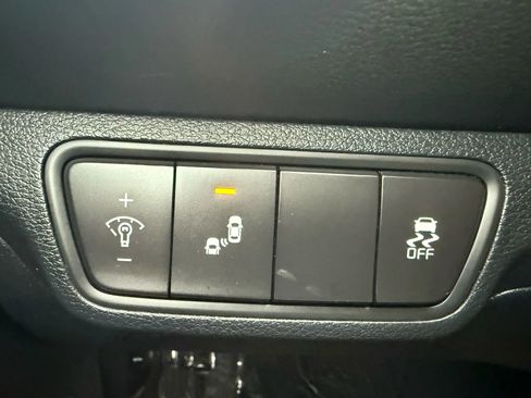 Used 2022 Kia Forte LXS w/ LXS Technology Package image 17