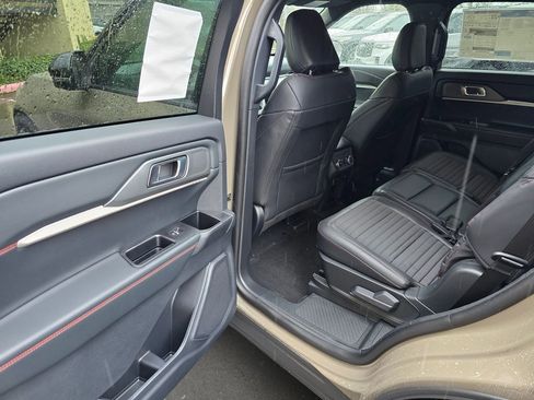 New 2026 Ford Explorer ST-Line w/ ST-Line Street Pack image 11