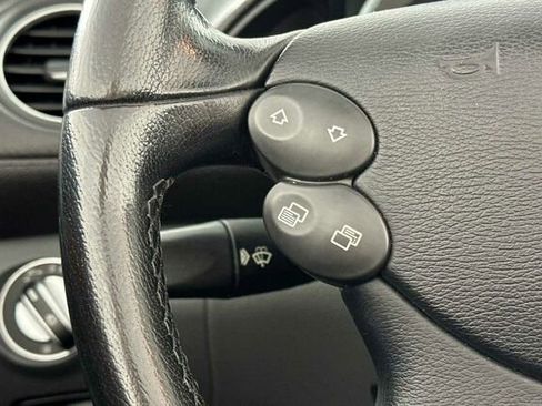 Used 2005 Mercedes-Benz SL 500 image 24