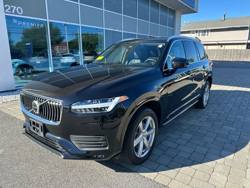 Used 2023 Volvo XC90 B5 Core w/ Climate Package AWD/4WD image 2