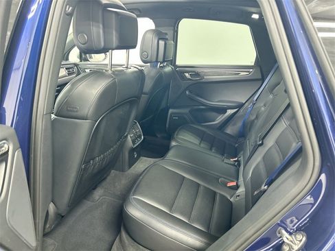 Certified 2023 Porsche Macan Turbo image 22