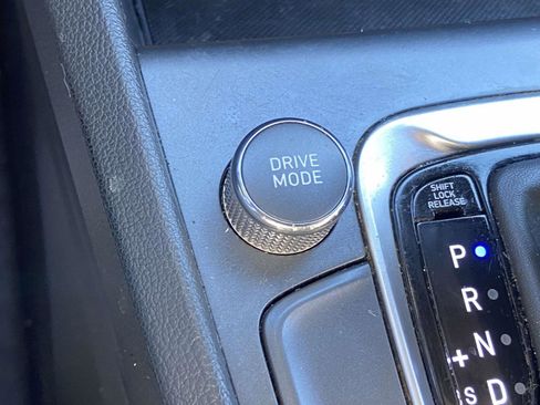 Used 2023 Hyundai Kona SE image 16