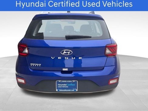 Certified 2025 Hyundai Venue SEL FWD image 8