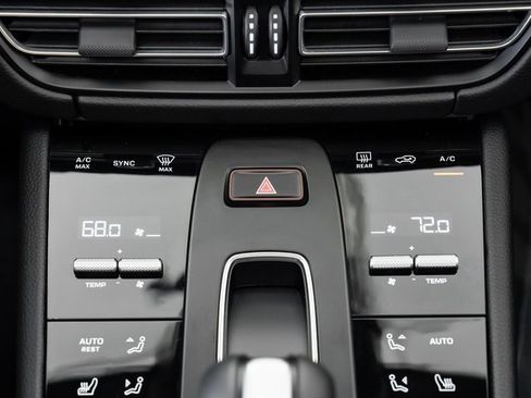 Used 2025 Porsche Macan image 20