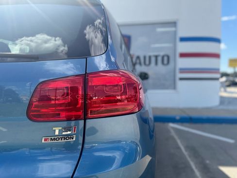 Used 2017 Volkswagen Tiguan Limited w/ Premium Package image 25