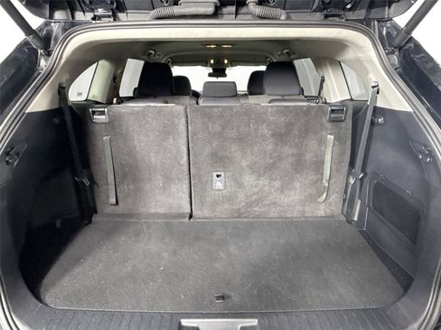 Certified 2024 Toyota Highlander LE image 38