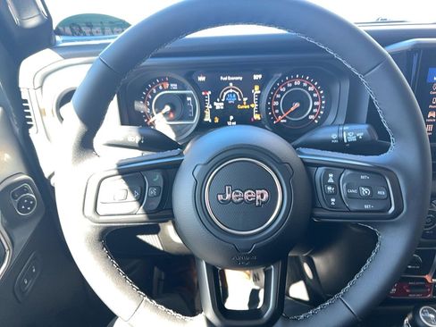 New 2026 Jeep Gladiator Sport image 25