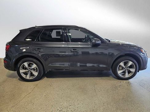 Used 2025 Audi Q5 2.0T Premium w/ Convenience Plus Package image 8