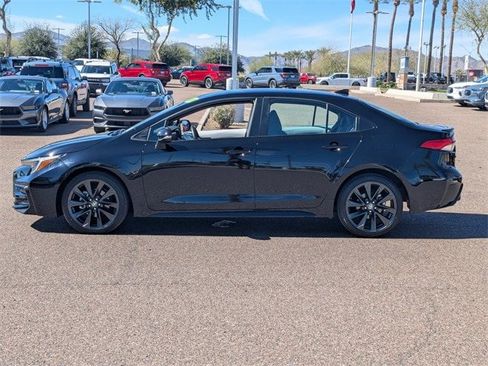 Used 2024 Toyota Corolla SE image 3