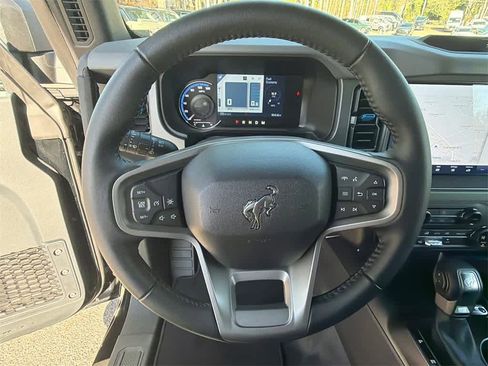 Used 2024 Ford Bronco Black Diamond image 16