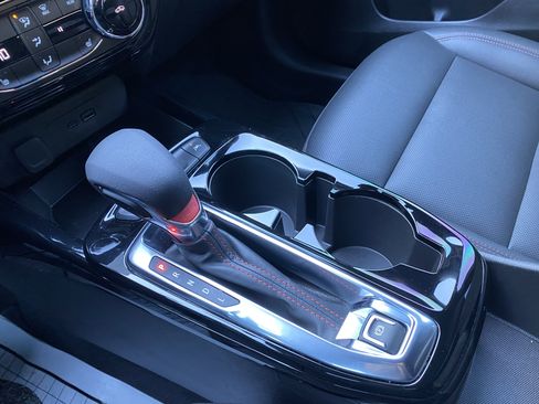 Used 2025 Chevrolet Trax RS w/ Driver Confidence Package image 29