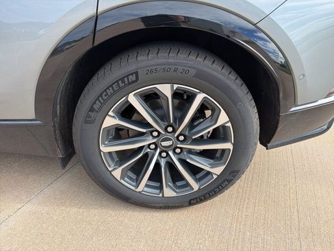 Used 2025 Cadillac Lyriq Sport image 6