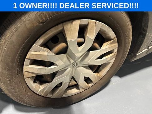 Used 2020 Toyota C-HR LE FWD image 3