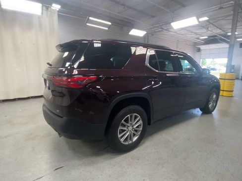 Certified 2023 Chevrolet Traverse LT w/ Rear Camera Mirror Package FWD image 8