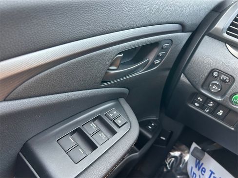 Certified 2022 Honda Passport TrailSport image 30