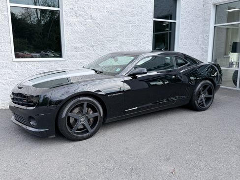 Used 2010 Chevrolet Camaro SS RWD image 1