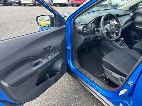 Used 2023 Nissan Kicks S FWD image 7
