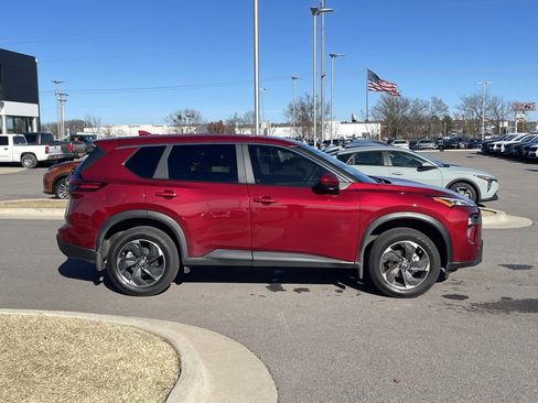 Used 2025 Nissan Rogue SV image 8