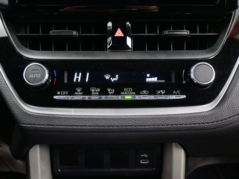 Used 2024 Toyota Corolla Cross AWD Hybrid image 19