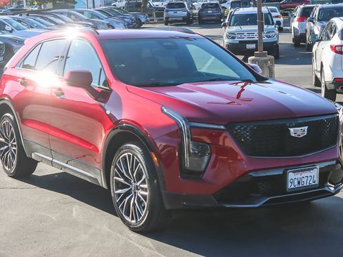 Used 2024 Cadillac XT4 Sport w/ Technology Package image 5