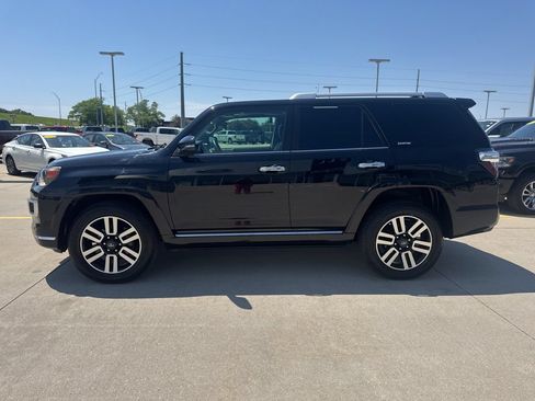 Used 2022 Toyota 4Runner Limited AWD/4WD image 25