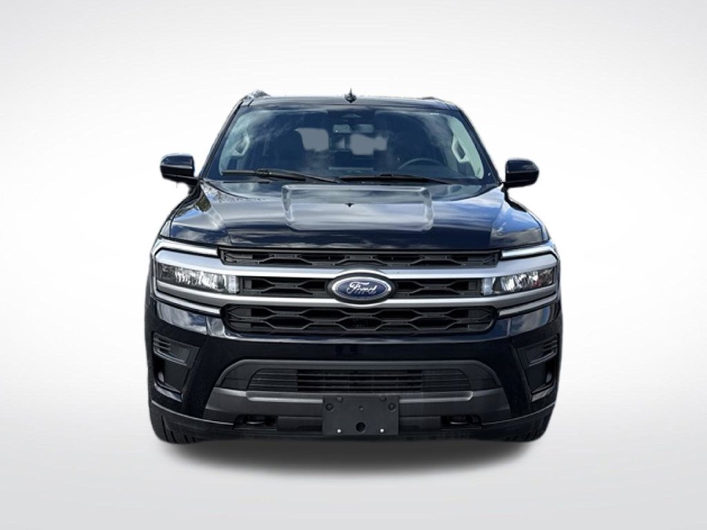 Used 2022 Ford Expedition XLT AWD/4WD image 2