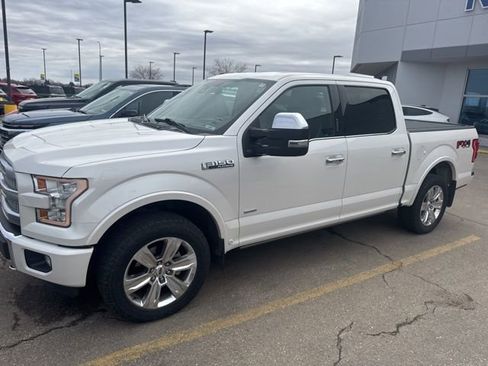 Used 2016 Ford F150 Platinum w/ Equipment Group 701A Luxury AWD/4WD image 3