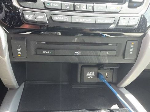 Used 2016 Honda Pilot Touring image 7
