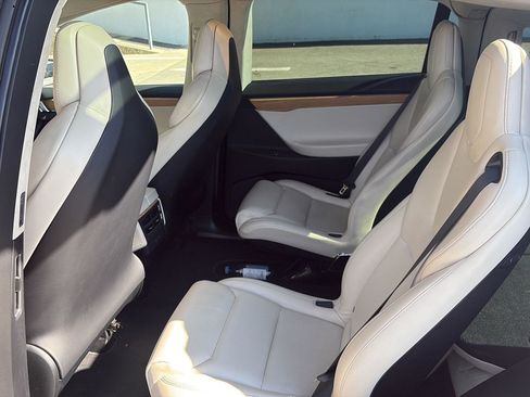 Used 2018 Tesla Model X 100D image 13