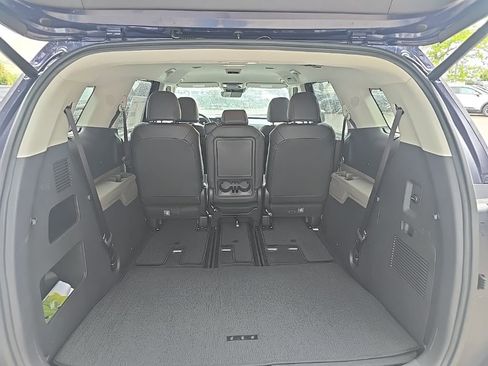 New 2026 Kia Carnival EX image 13